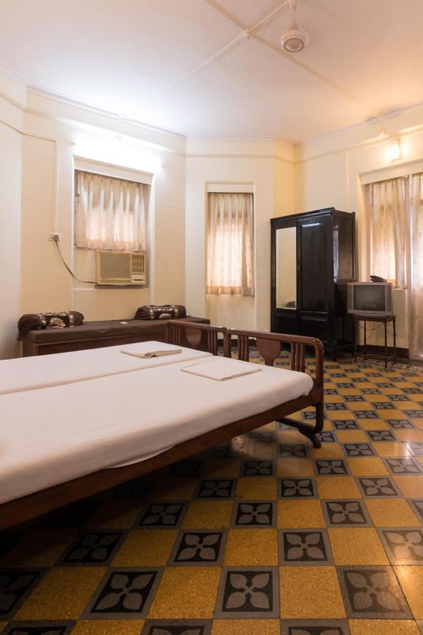 Bentleys Hotel Mumbai Exterior photo