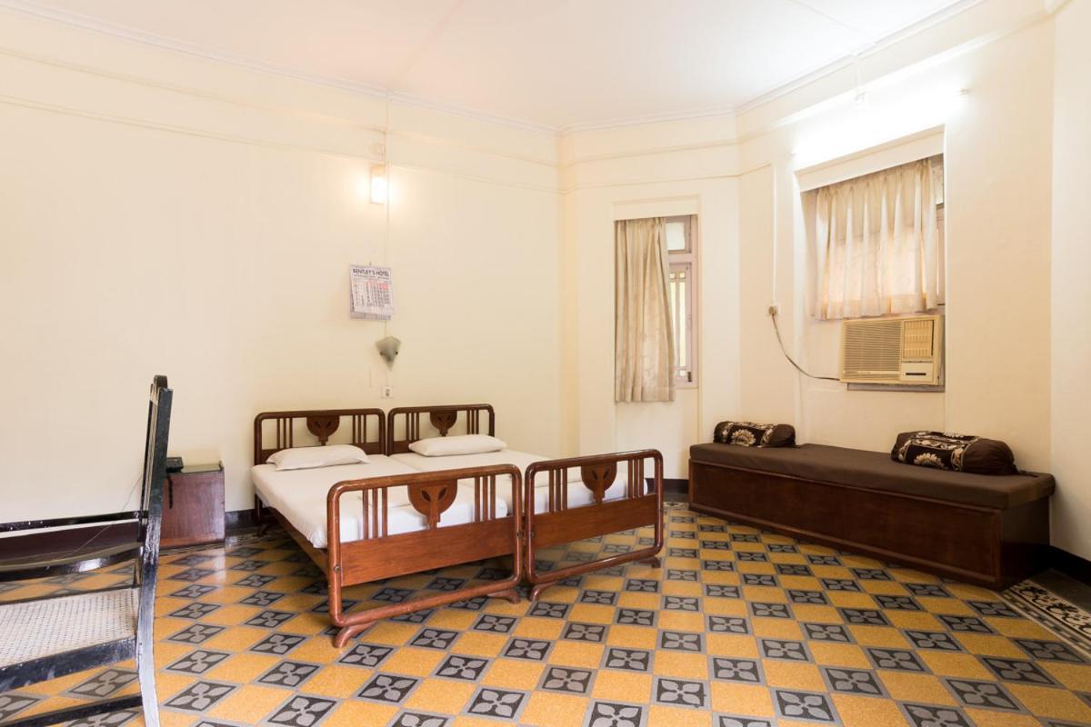 Bentleys Hotel Mumbai Exterior photo